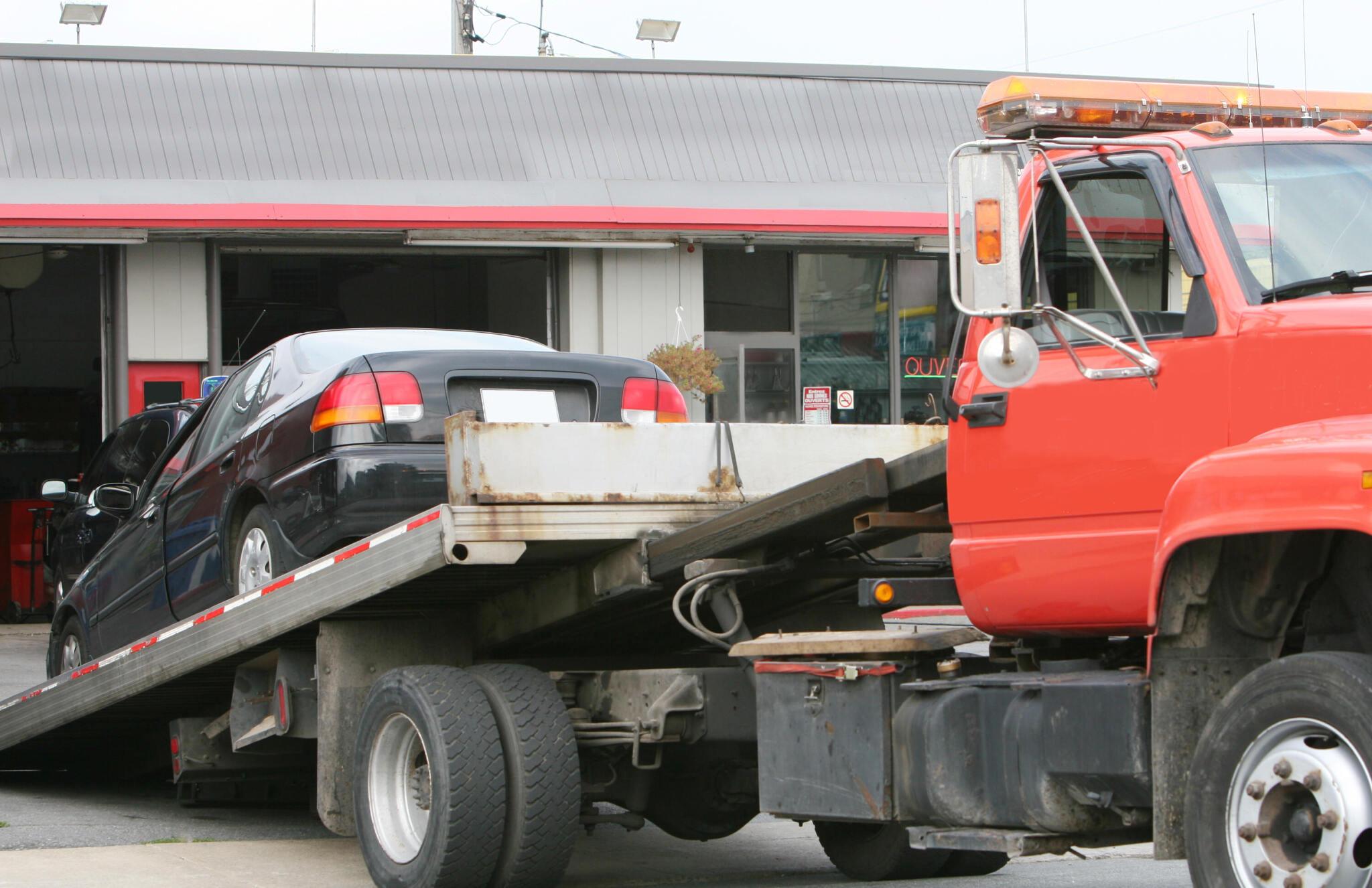 Navigating Roadside Rescues: The Vital Role of Towing Companies in Orlando